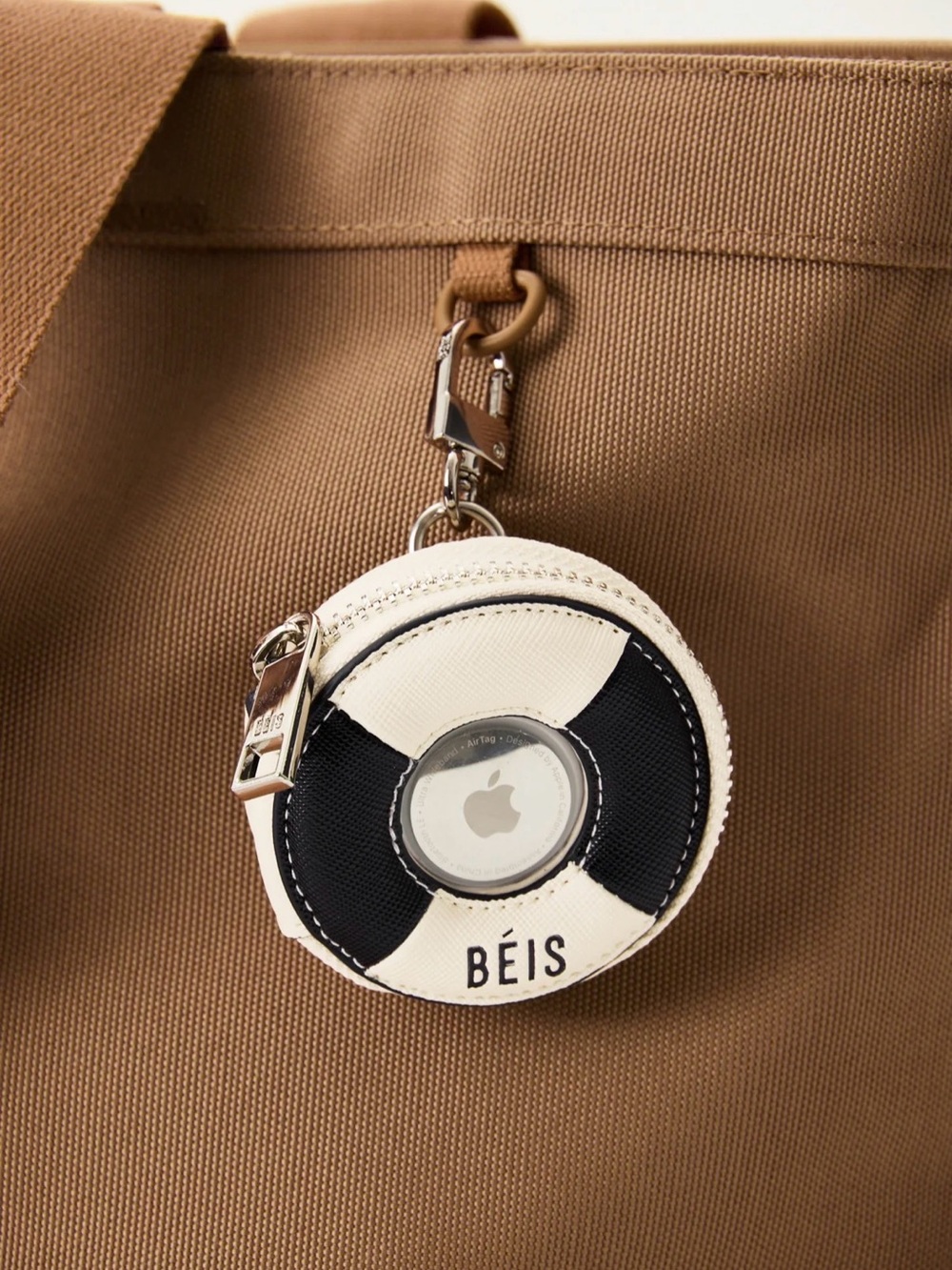 BÉIS Sailor Air Tag Charm - Picture 4 of 7